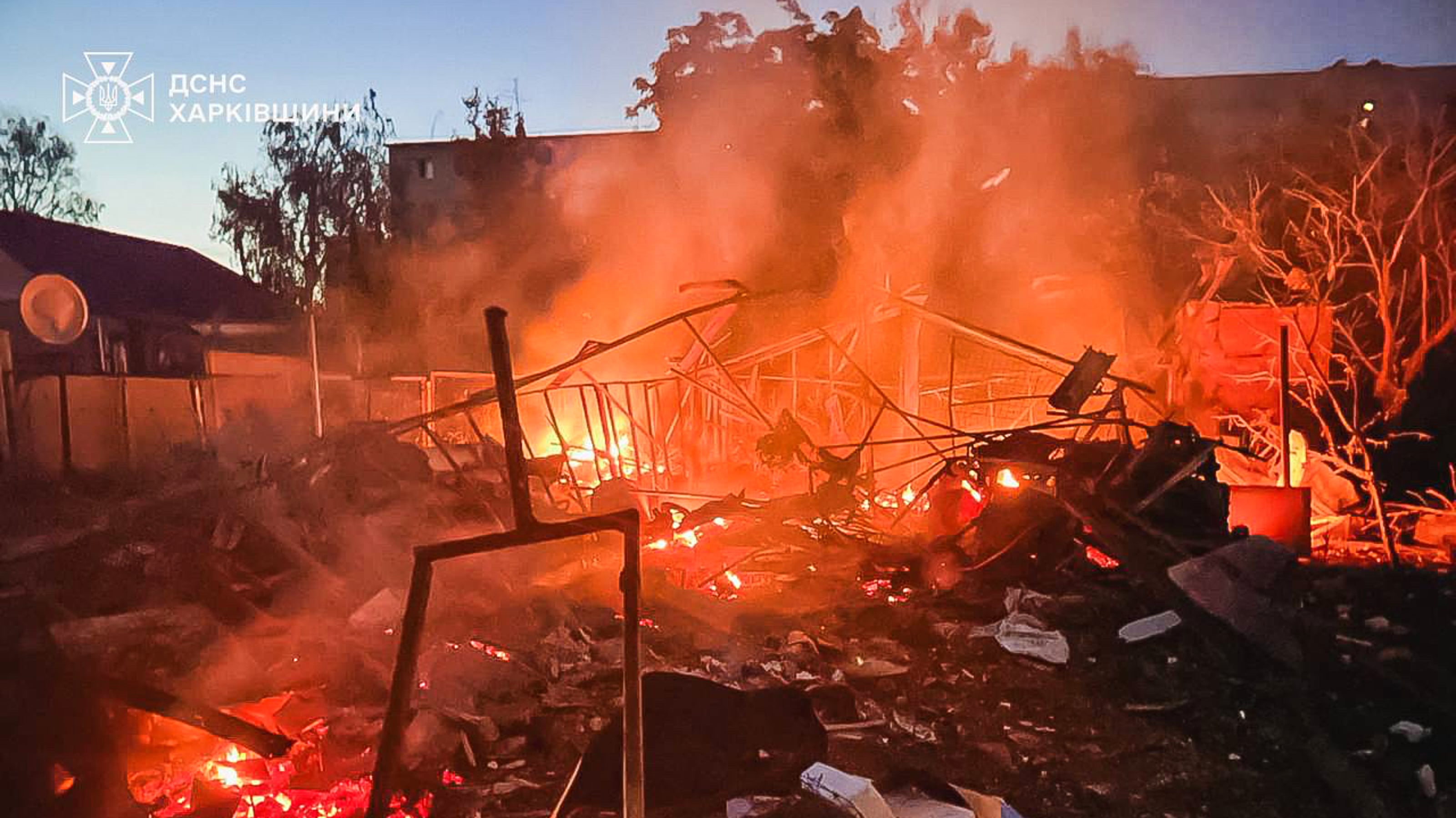 Zelensky: "Nostro missile Flamingo contro impianto russo a 1.000 km dal confine". Mosca: "Risponderemo in modo deciso alle nuove sanzioni Ue"