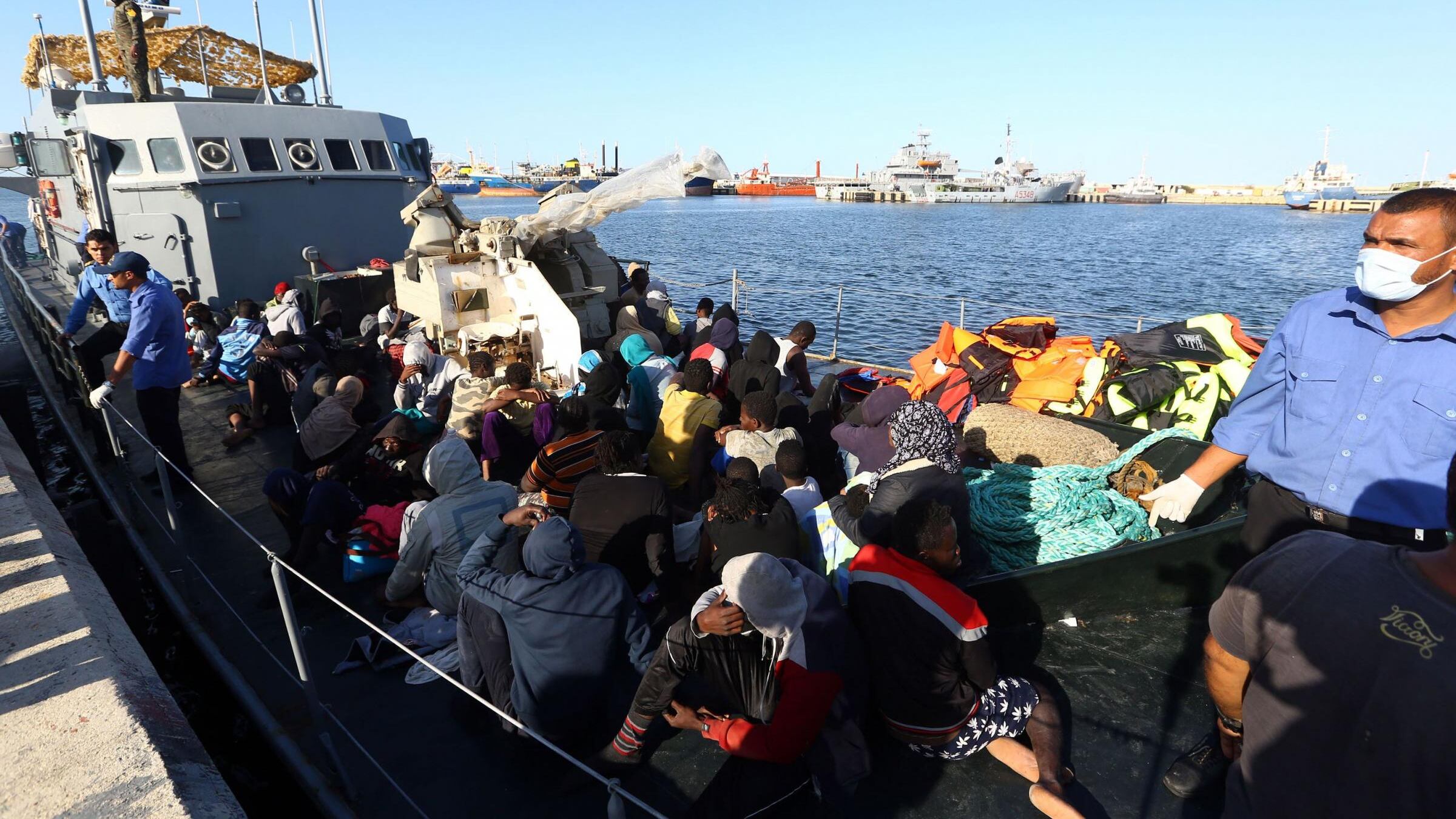 In manovra soldi per i migranti: 900mila euro per non farli ammalare
