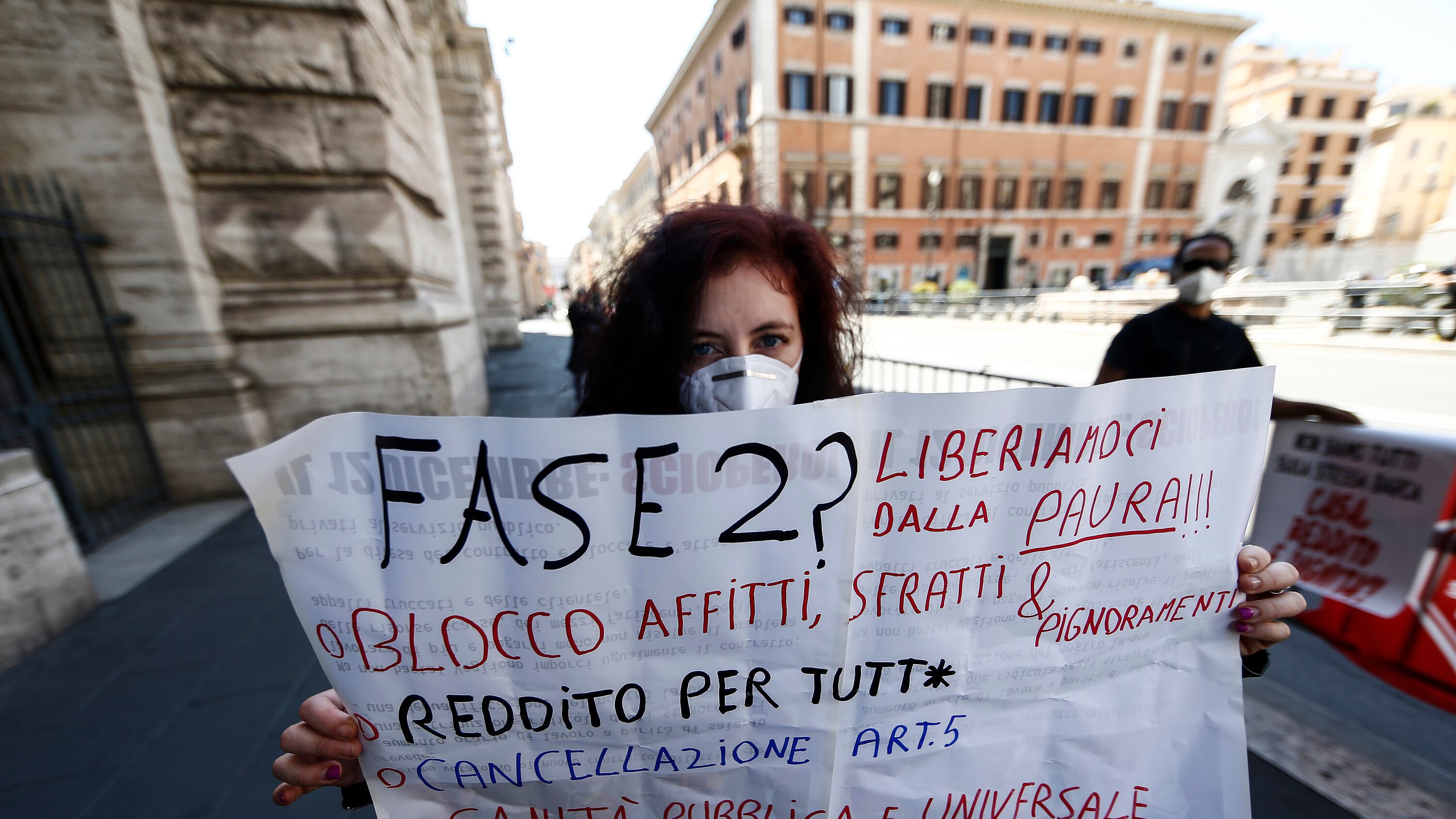 Primi malcontenti sul Sostegni II: "No a un altro stop degli sfratti"
