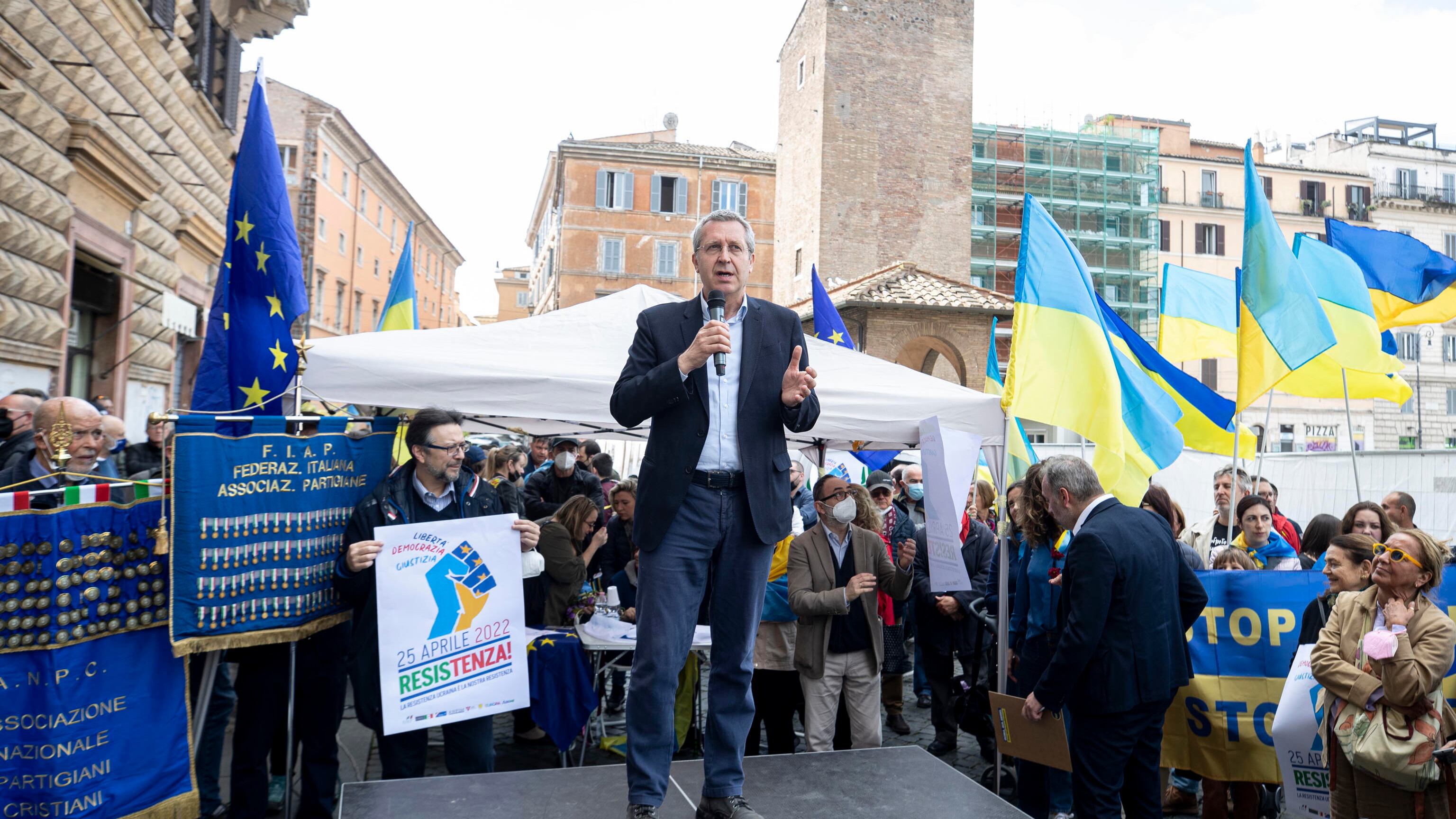 "Alleanza perdente", +Europa si sfila dall'ammucchiata Pd-5S in Lombardia