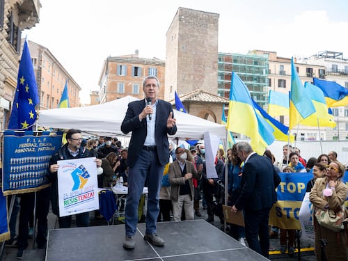"Conte è irresponsabile sulle armi, su questo non si fa campagna elettorale"