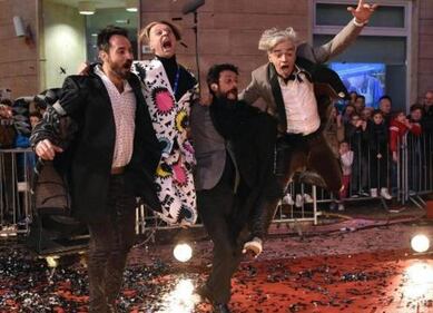 Morgan e la caduta sul red carpet di Sanremo 3