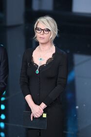Sanremo 2017, gli outfit sexy della seconda serata 6