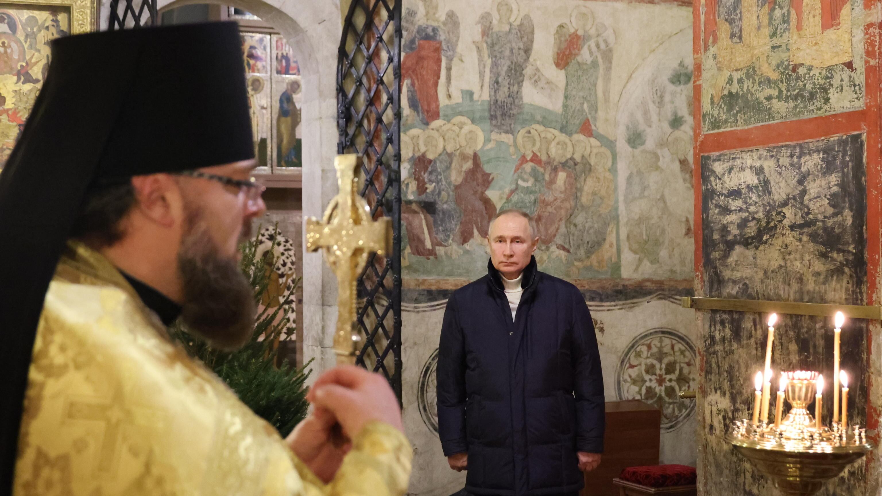"Uscito dal bunker": cosa svela la foto natalizia di Putin