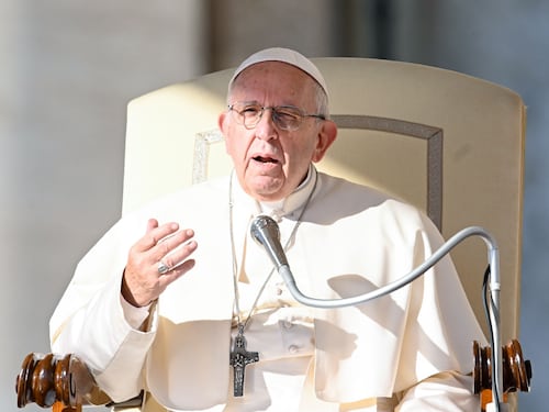 Se a mettere in discussione il Papa è un cardinale amico di Trump