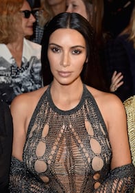 Kim Kardashian in biancheria intima alla Paris Fashion Week 16