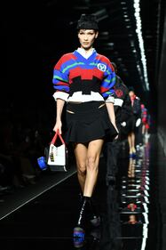 Bella Hadid, le immagini dalle passerelle 6