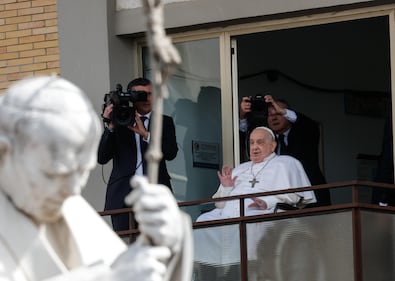 Il Papa lascia l'ospedale 4
