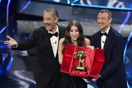 Angelina Mango vince la 74esima edizione del festival di Sanremo 5