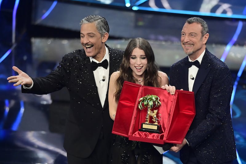 Angelina Mango vince la 74esima edizione del festival di Sanremo 5