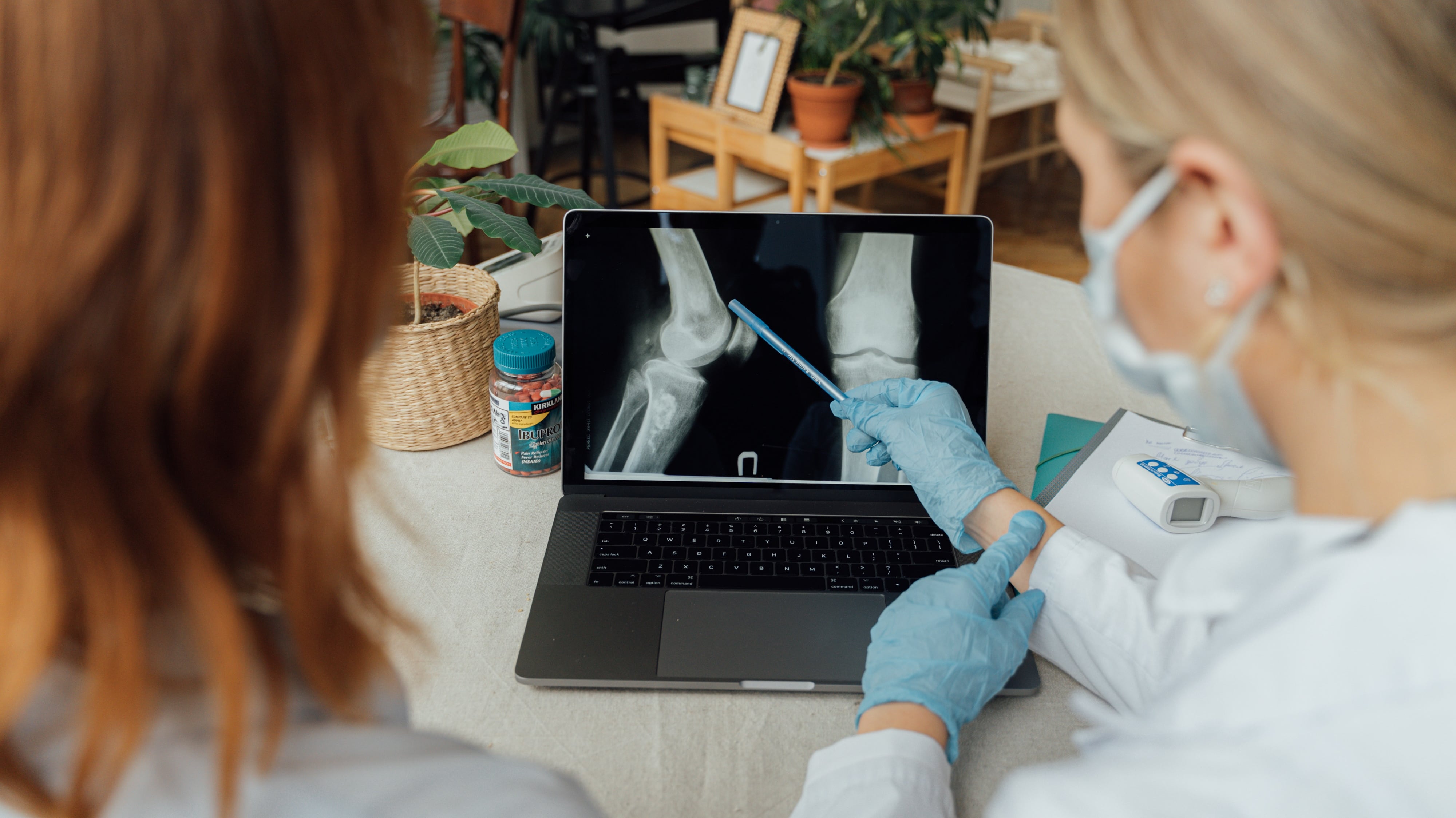 Osteopenia e over: cos'è, i sintomi e le cure