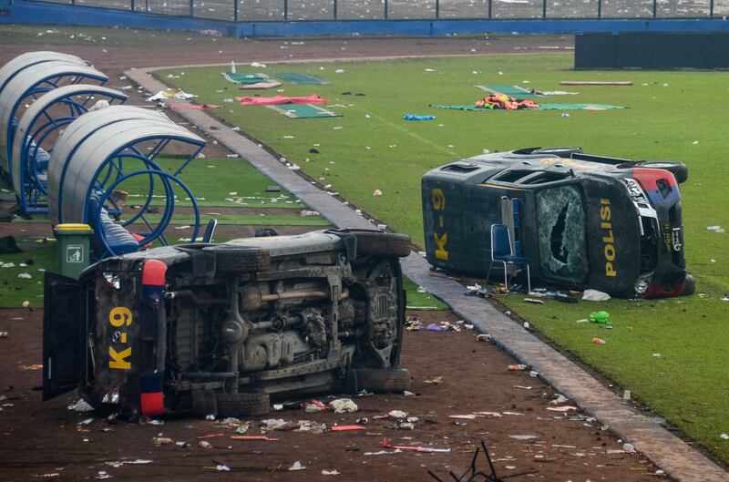 Più di 180 i morti registrati durante una partita di calcio in Indonesia 6