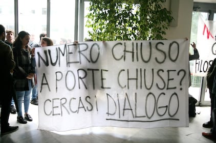Il presidio di protesta degli studenti 9