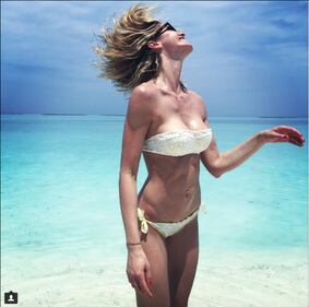 Elena Santarelli, pilates su Instagram 14