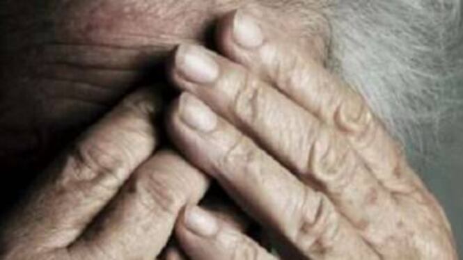 Virus, l'appello dei geriatri: "Non si possono lasciare gli anziani al loro destino"