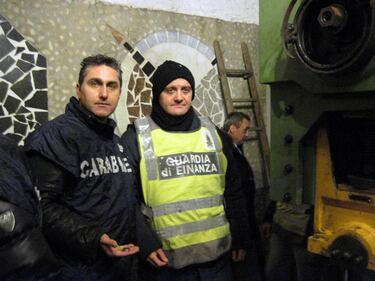 Lucca, scoperta zecca clandestina 5