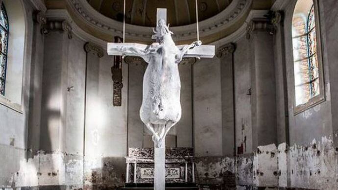 Macché corpo di Cristo. Ora si mangia la porchetta