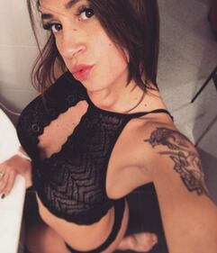  Malena mostra il lato b su Instagram 4