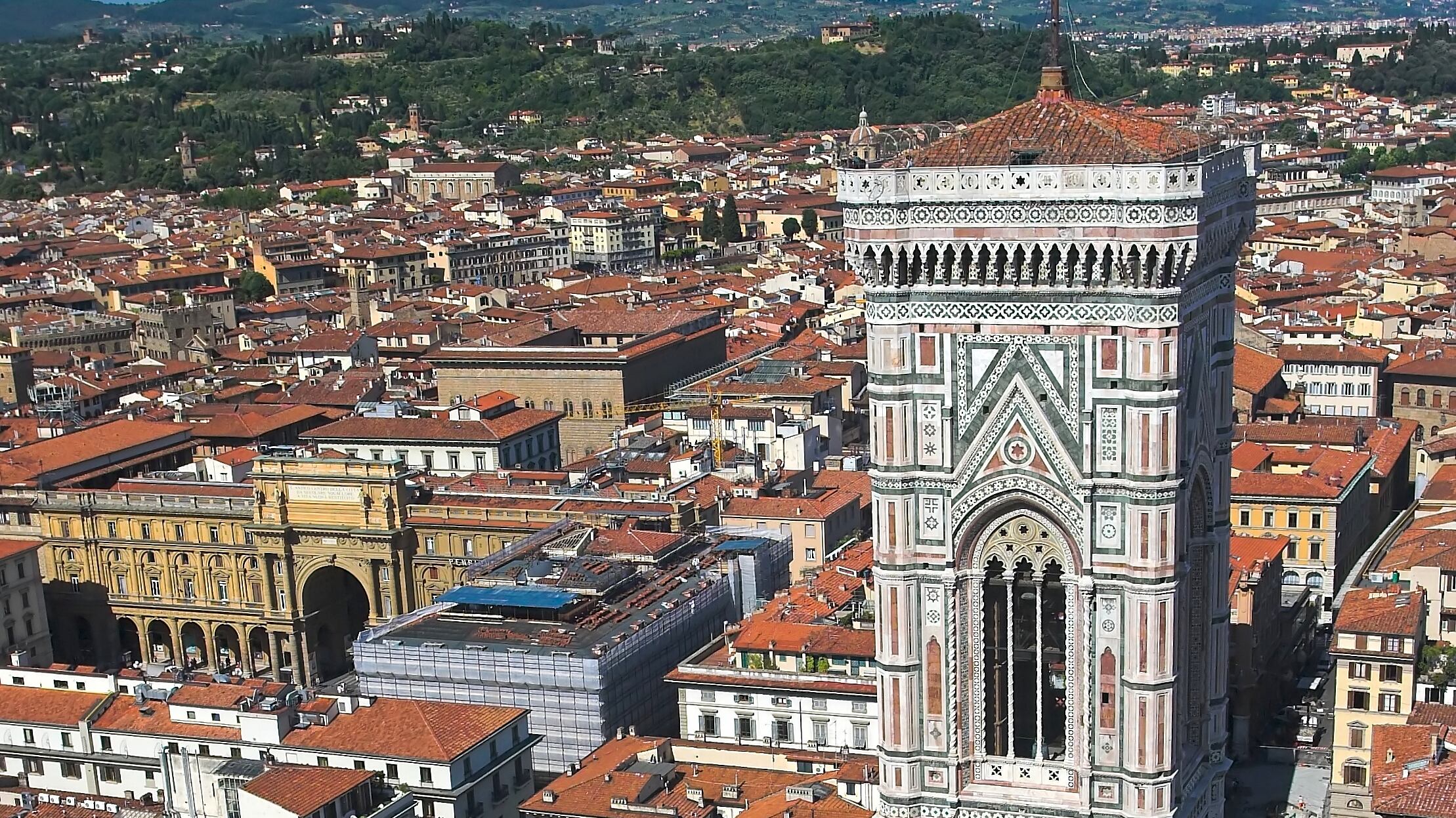 Rifiuti, 116 indagati a Firenze. "Coinvolta la cricca renziana"