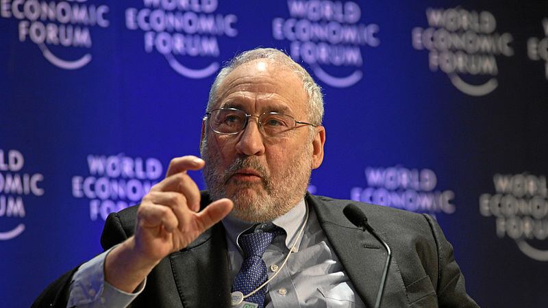 Il premio nobel Stiglitz: "La vera minaccia alla democrazia? La ricchezza in mano a pochi"