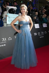 Jennifer Lawrence, sexy abiti 15