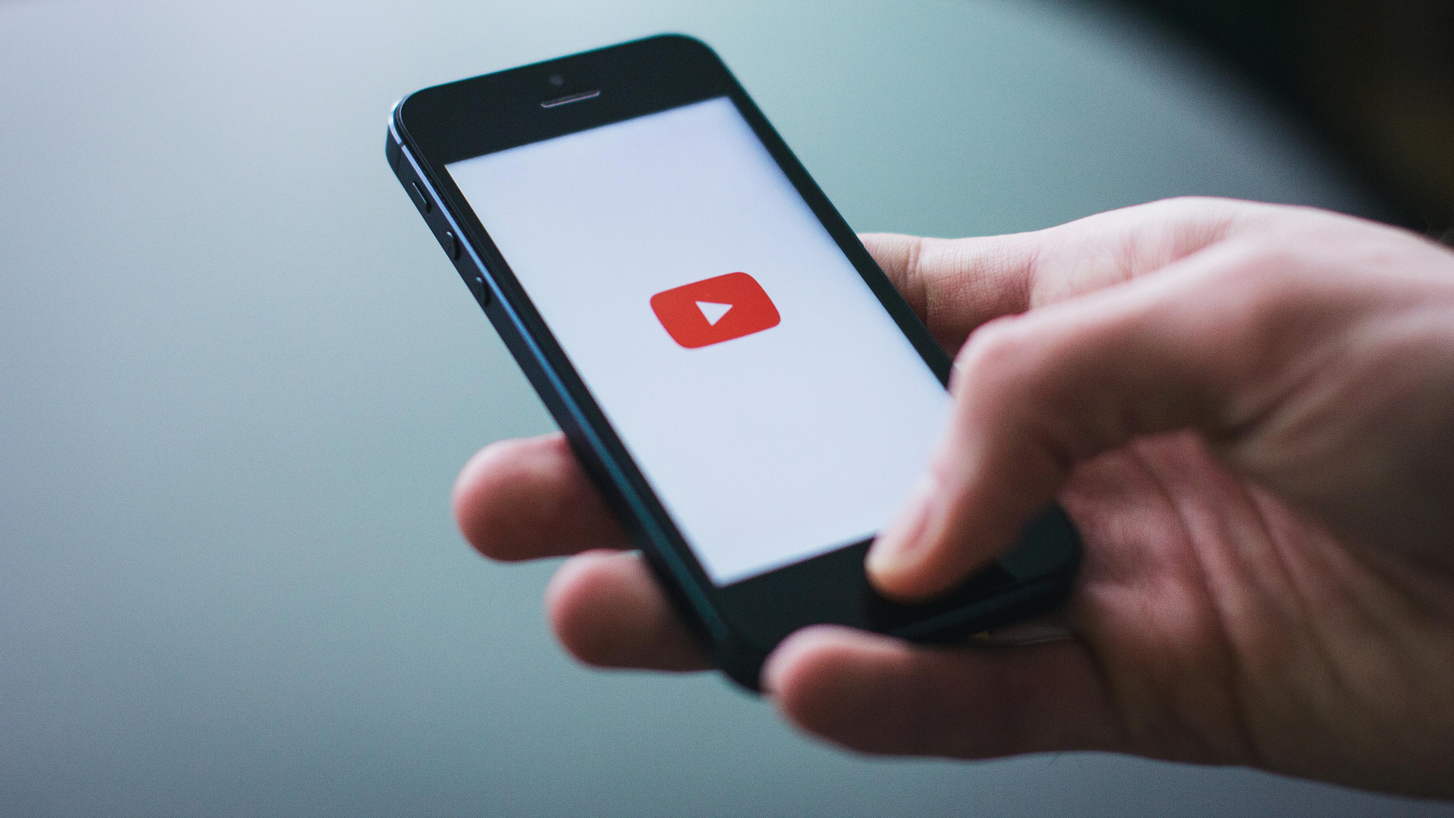 Finalmente YouTube si ribella agli incapaci digitali (e io applaudo)