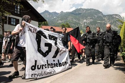 Germania, la contestazione anti G7 11