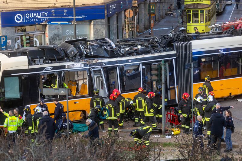 Tram deragliato, le foto dei feriti 18