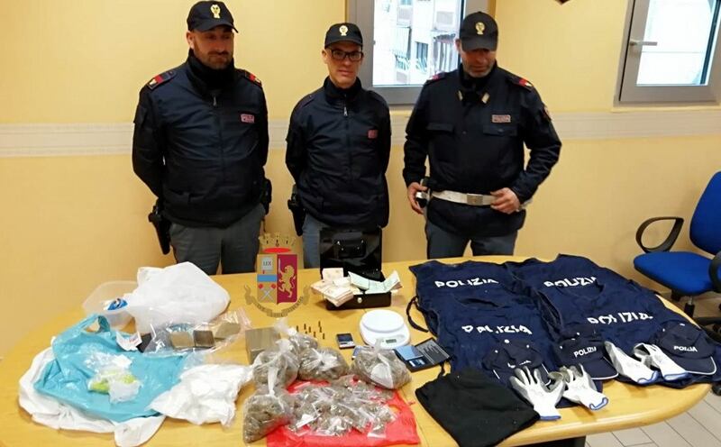 Liste pronte per il pizzo di Natale, 18 arresti nel Napoletano