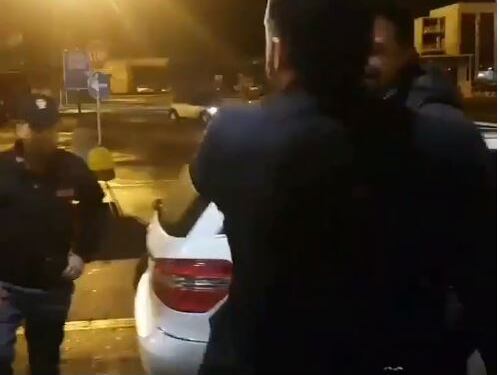 Gattuso nervoso con un giornalista: il tecnico del Milan gli fa cadere il cellulare