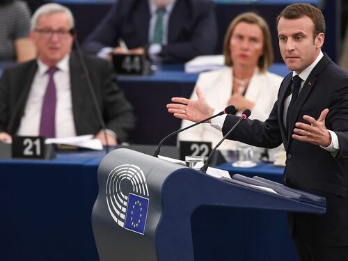 Macron al parlamento Ue: "Guerra civile europea"