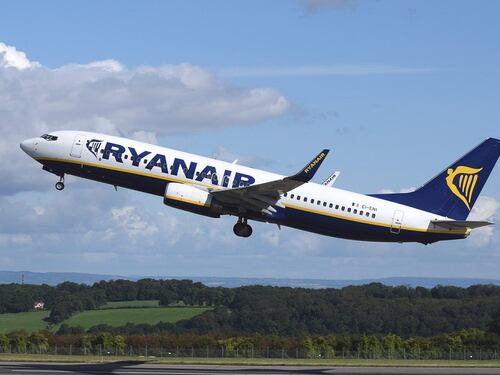 Coronavirus, passeggeri denunciano: "Ryanair non rimborsa biglietti"