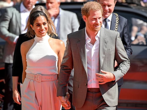 Dalle offese al funerale della Regina: ora Harry e Meghan sono fuori