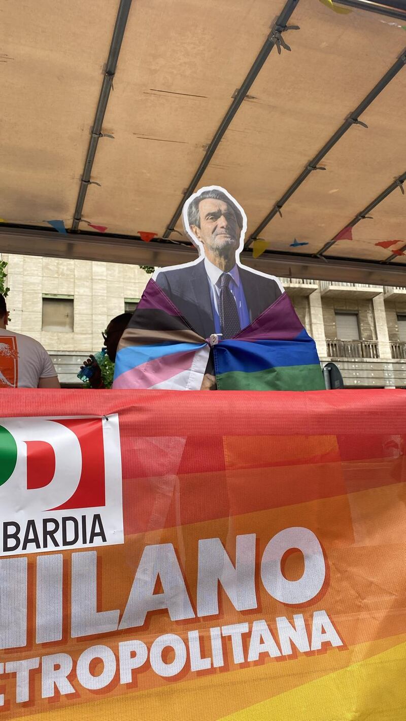 Cartelli e slogan al Pride di Milano 2024 8