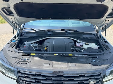 Range Rover Sport SV: guarda le foto 13