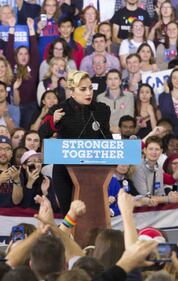 Lady Gaga per Hillary Clinton e le proteste negli Usa 10