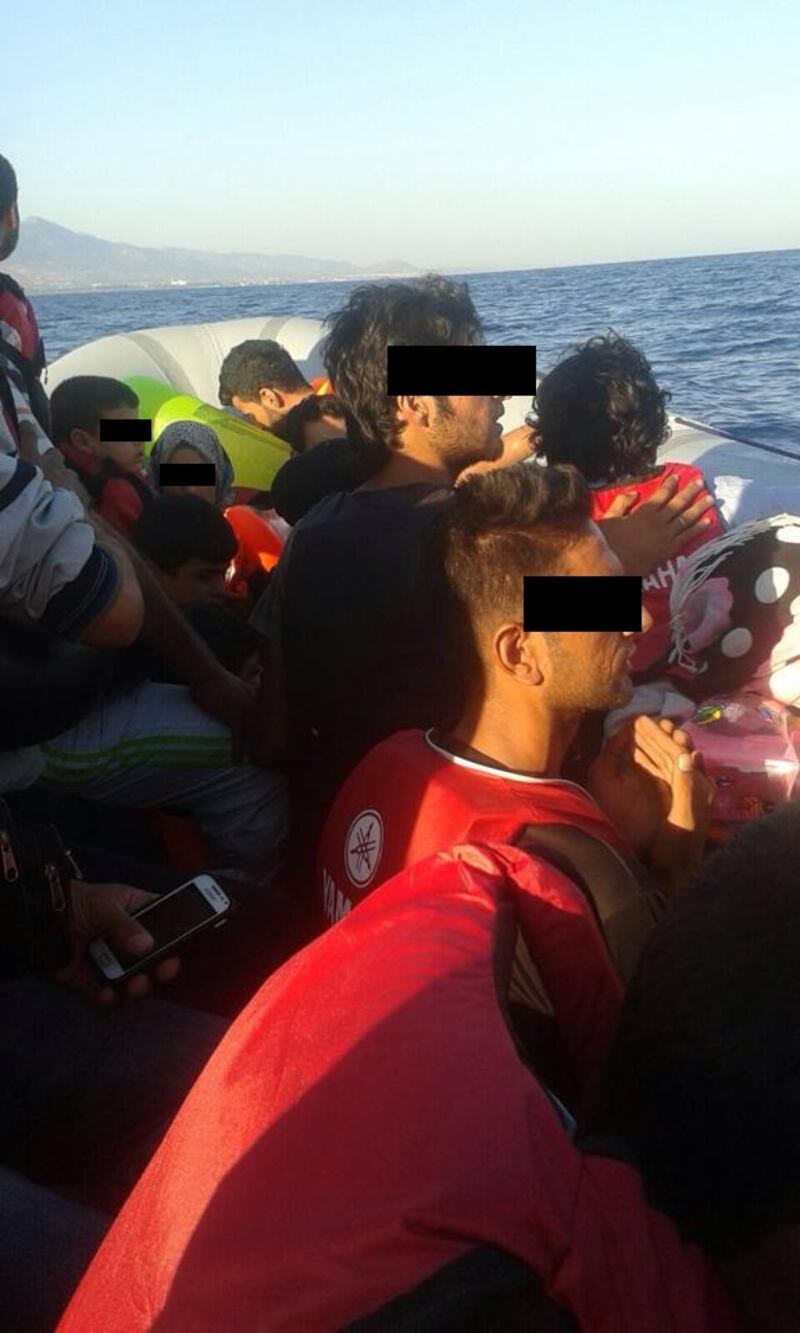 Le foto in esclusiva dai gommoni dei trafficanti 3