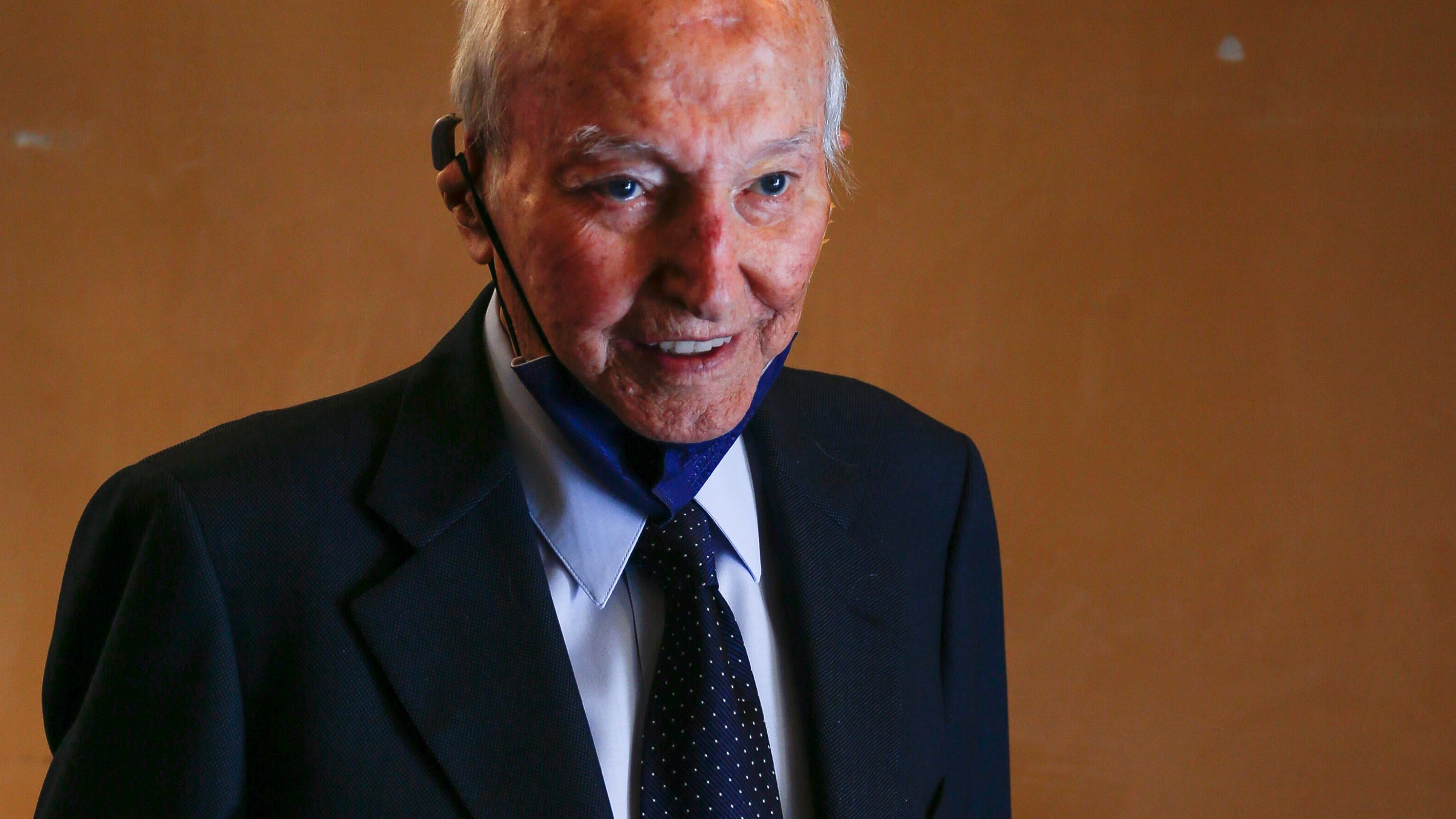 Il nonno moderno che spiegava tutto