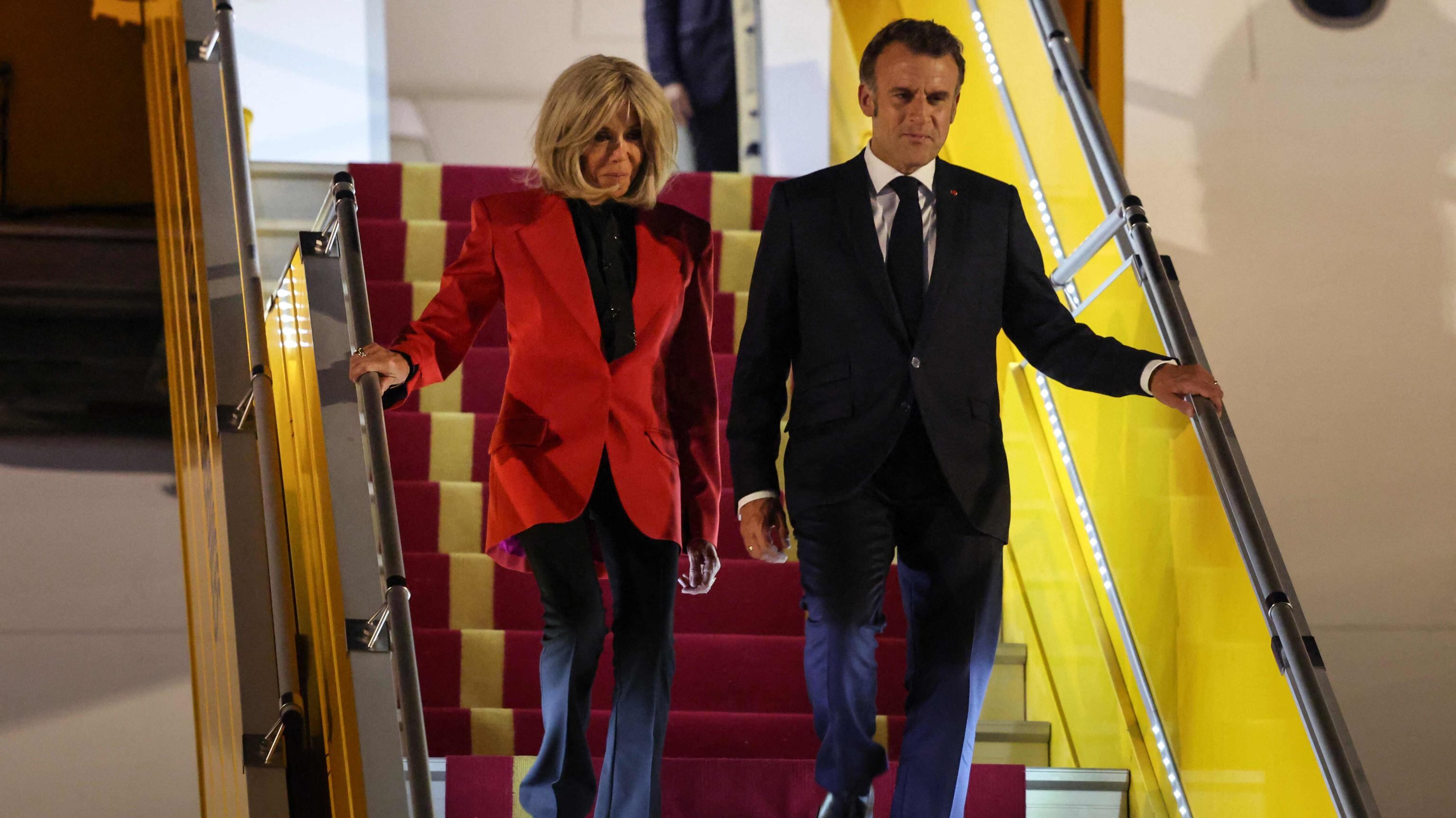 Lo schiaffo di Brigitte: Macron in crisi di coppia