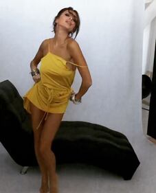 Cristina Buccino sexy senza reggiseno 3