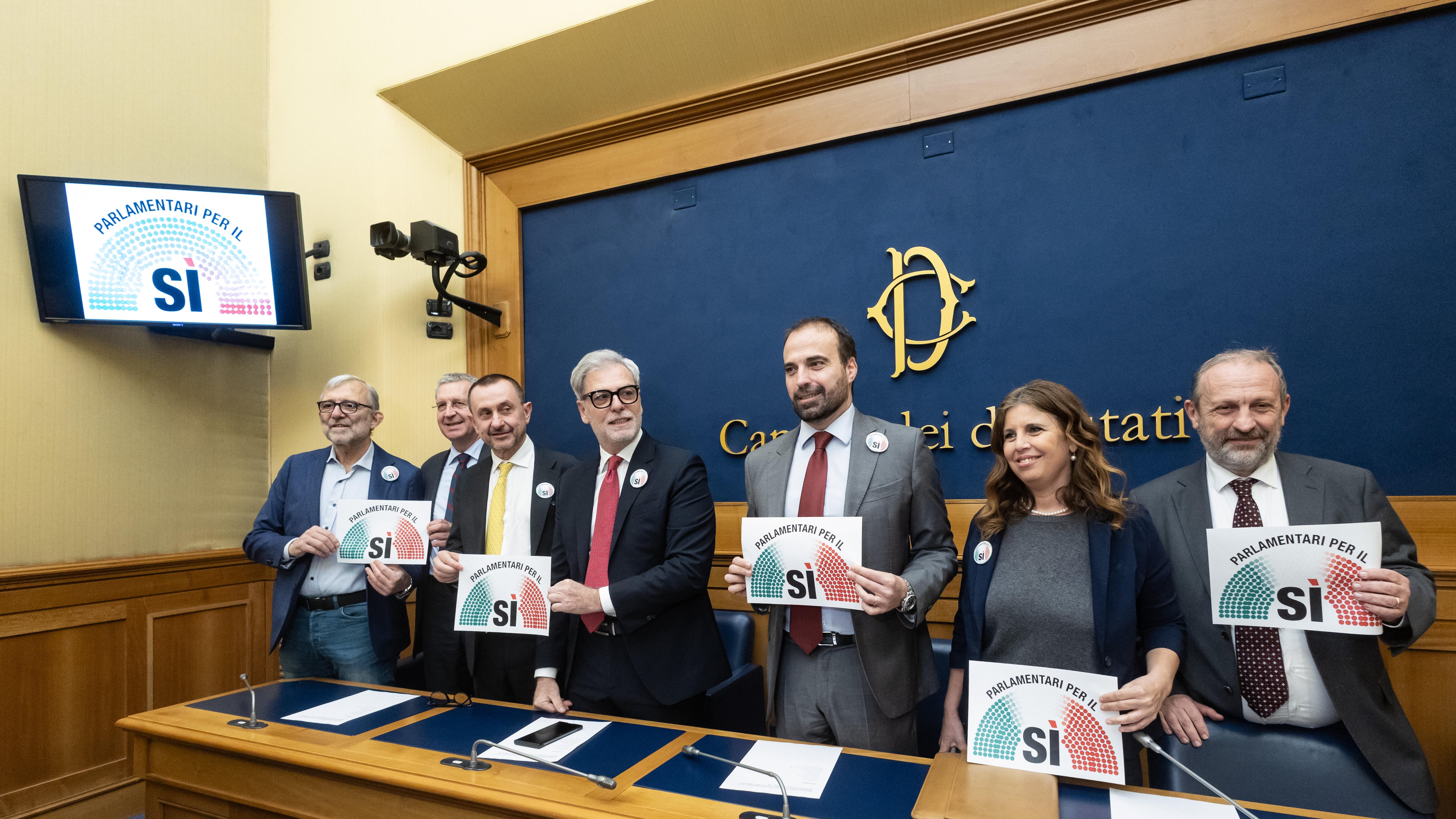 Schiaffo alla Schlein. Da Picierno a Rosato si presenta la sinistra schierata per il Sì