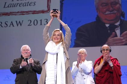 Sharon Stone, seno in vista sul red carpet 11