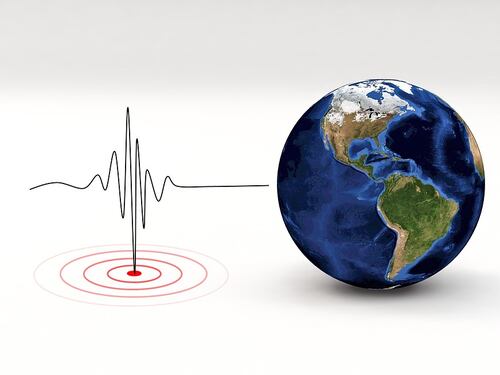 Allarme dei geologi: la terra dell'Atlantico si sta aprendo