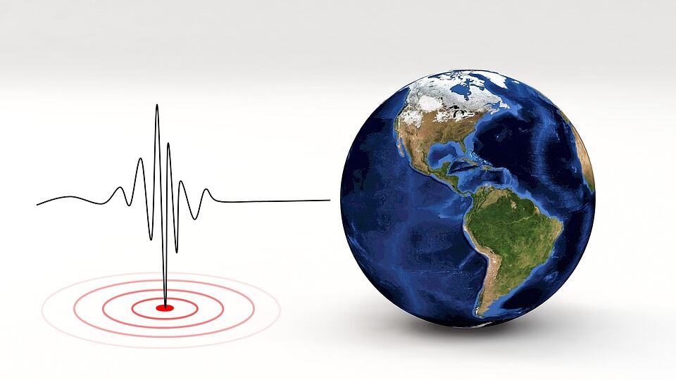 Allarme dei geologi: la terra dell'Atlantico si sta aprendo