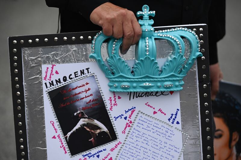 Michael Jackson ricordato dai fan: foto 1