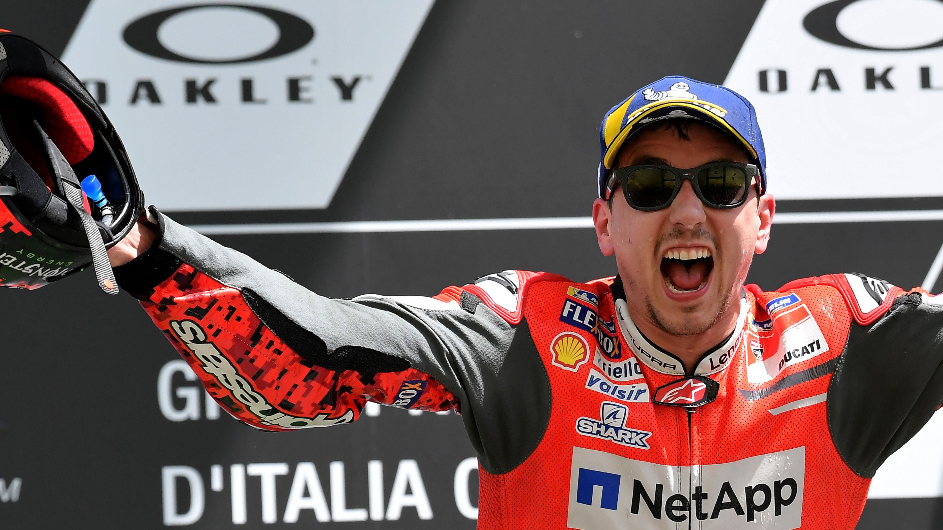 Lorenzo è magnifico in Austria, poi Marc e Dovi