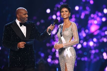 Miss Universo 2018, gli abiti più sensuali 11