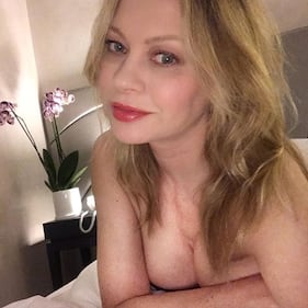 Anna Falchi sexy su Instagram: gli scatti dell'attrice tifosa della Lazio 2
