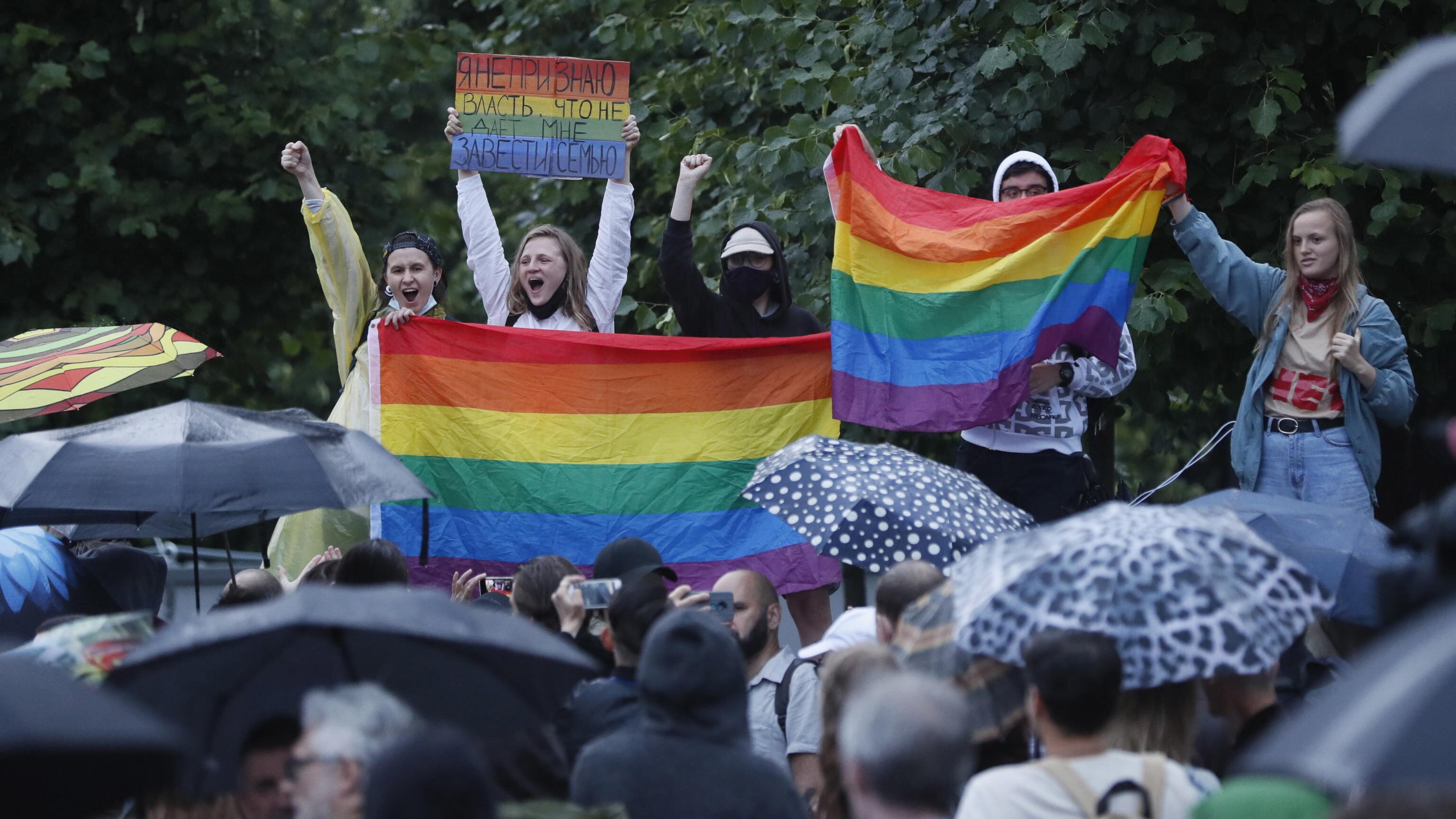La Russia mette al bando i gay: "Lgbtq movimento estremista"