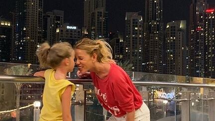 Alessia Marcuzzi a Dubai con la figlia Mia, ma il web insorge: “Viziate di m..."